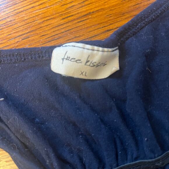 Free Kisses Navy Ruched Racerback Tank XL - Picture 3 of 9